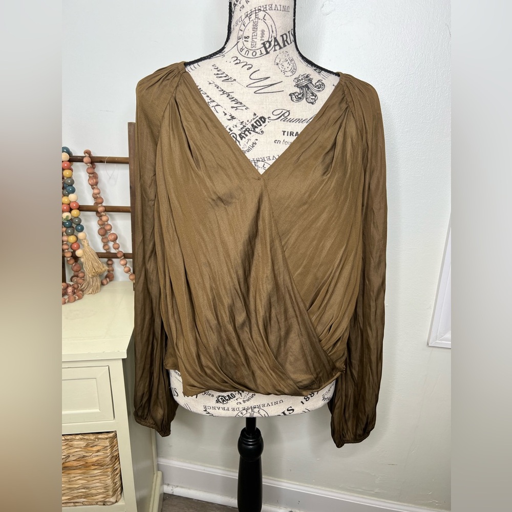 Brand New-Skylar Rose Blouse